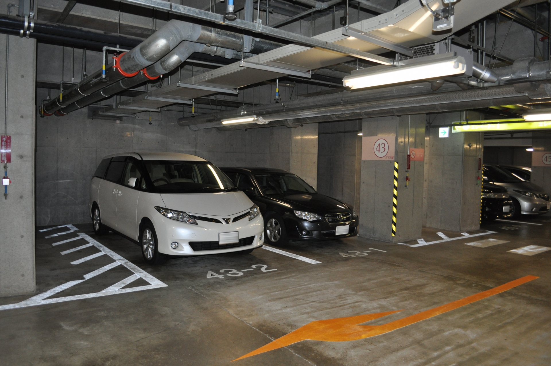 屋内駐車場